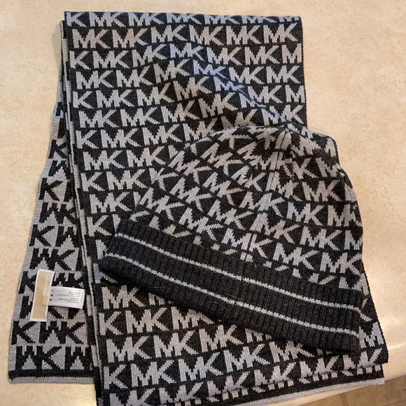 Michael Kors Hat & Scarf